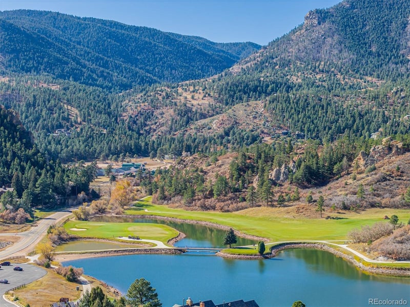 5291 Country Club Dr, Larkspur, CO 80118