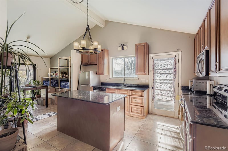 300 Ursula St, Aurora, CO 80011