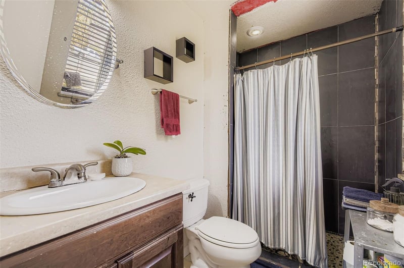 300 Ursula St, Aurora, CO 80011