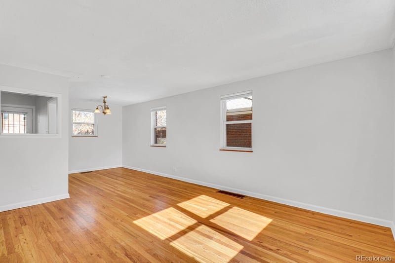 10225 14th Ave, Aurora, CO 80010