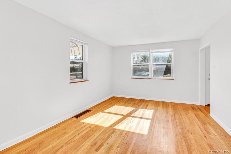 10225 14th Ave, Aurora, CO 80010