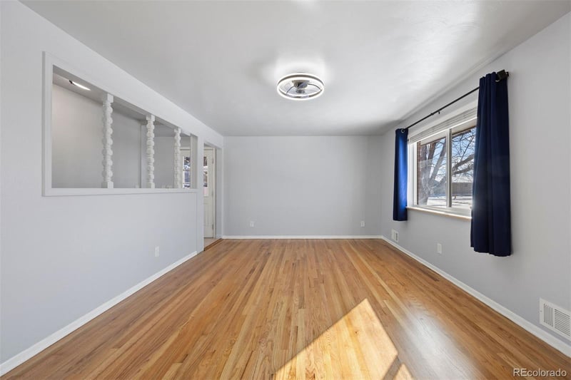 327 Panama Dr, Centennial, CO 80121