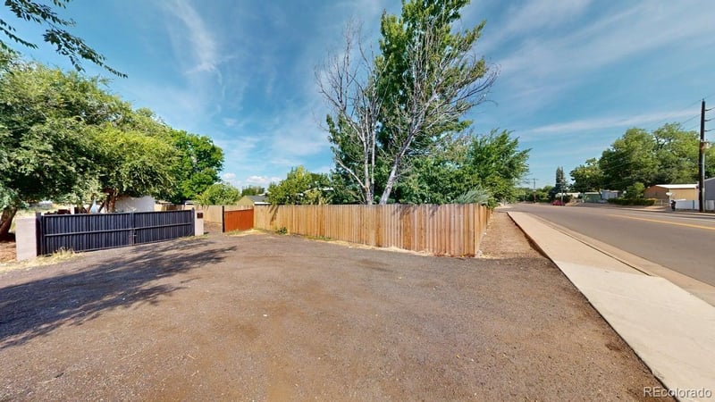 1575 Sable Blvd, Aurora, CO 80011