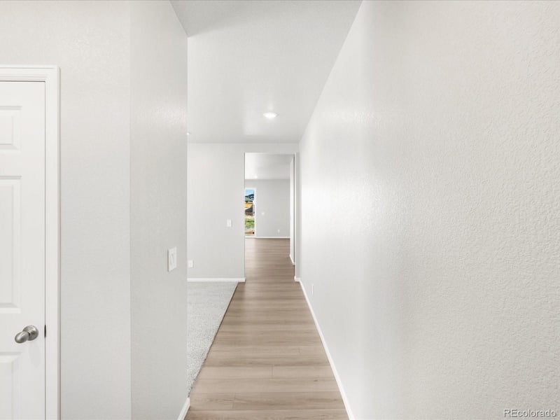 8896 Salida St, Commerce, CO 80022