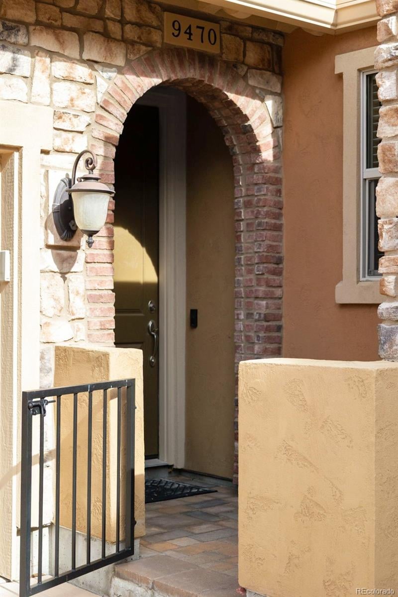 9470 Sori Ln, Highlands Ranch, CO 80126