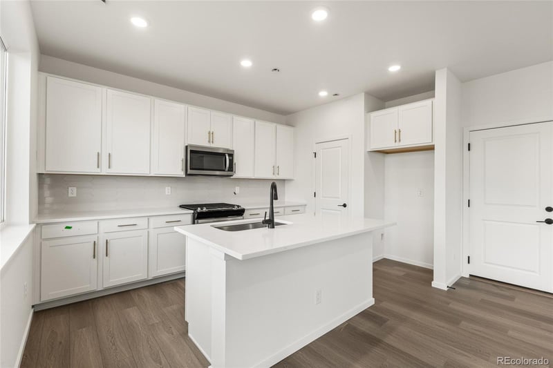 2164 Ider Way, Aurora, CO 80018