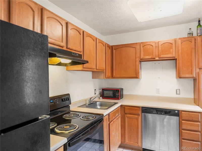 1130 Pennsylvania St #202, Denver, CO 80203