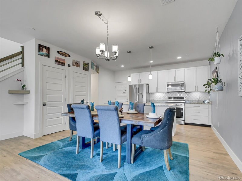 19562 Sunset Cir, Aurora, CO 80015