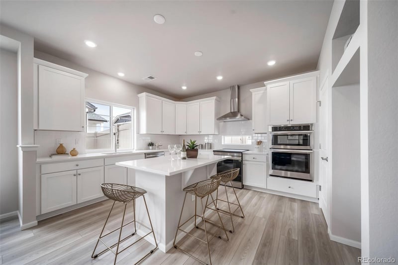 21845 51st Dr, Aurora, CO 80019