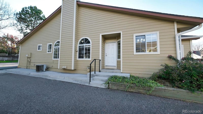 10507 Maplewood Dr #E, Littleton, CO 80127