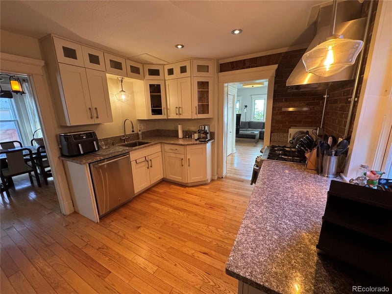 233 Emerson St, Denver, CO 80209