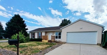 19094 Kansas Dr, Aurora, CO 80017