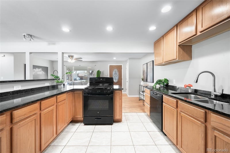 3123 Uvalda St, Aurora, CO 80011