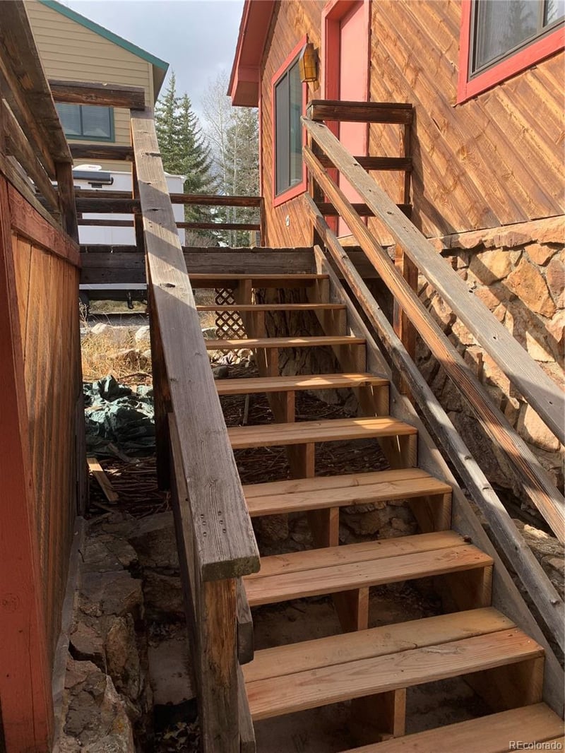 490 W Coyote Dr, Silverthorne, CO 80498
