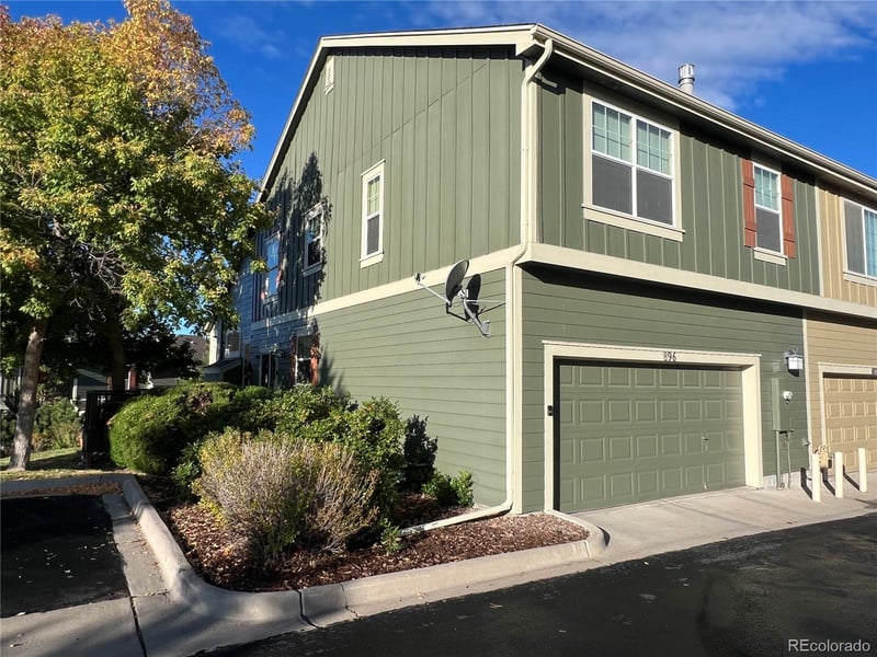 896 Ironspur Ct, Castle Rock, CO 80108