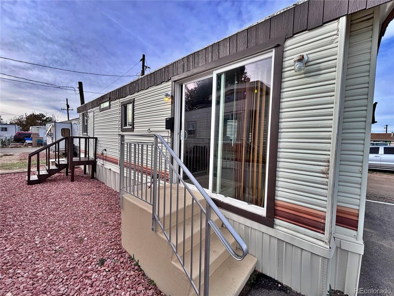 15680 Colfax Ave, Aurora, CO 80011