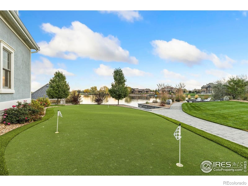 9904 Harbor Dr, Longmont, CO 80504