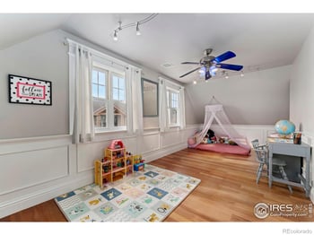 9904 Harbor Dr, Longmont, CO 80504