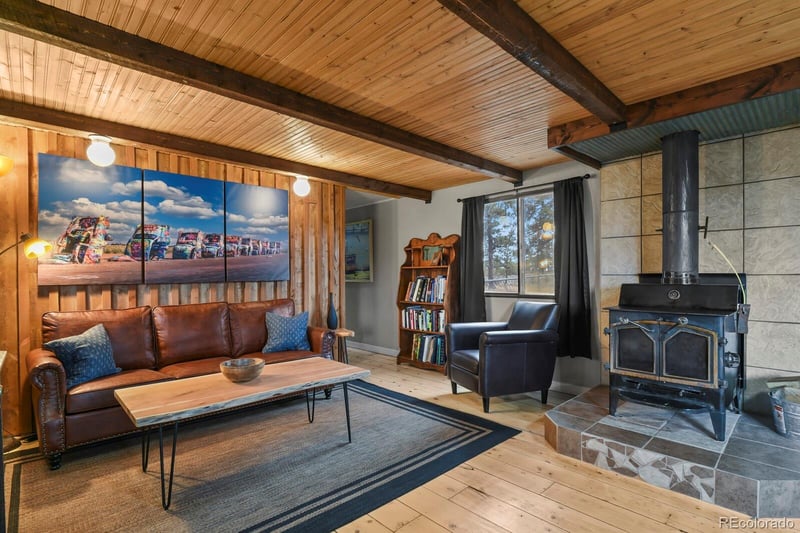 957 Arapahoe Dr, Florissant, CO 80816