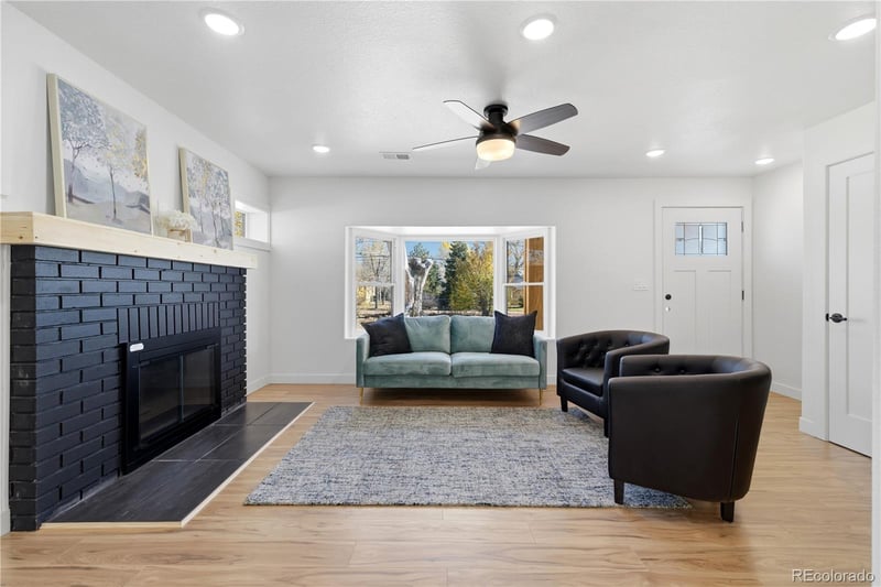 901 Garrison St, Lakewood, CO 80215