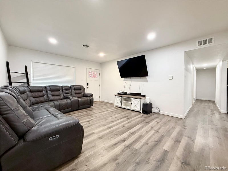 1001 Troy St, Aurora, CO 80011