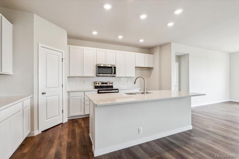 5806 Farmstead Pl, Mead, CO 80504
