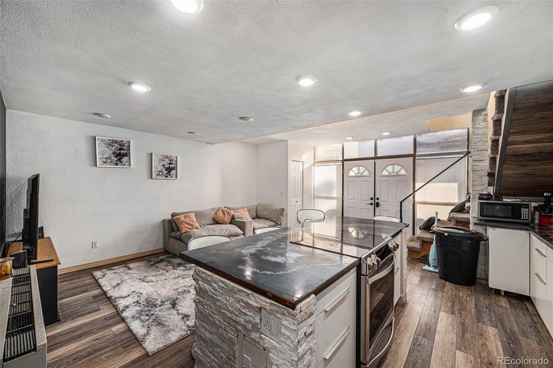 364 Ironton St #427, Aurora, CO 80012