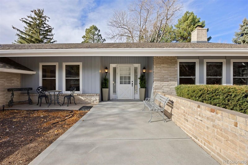 5633 E Southmoor Cir, Englewood, CO 80111