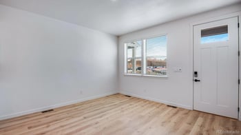 22444 6th Pl, Aurora, CO 80018