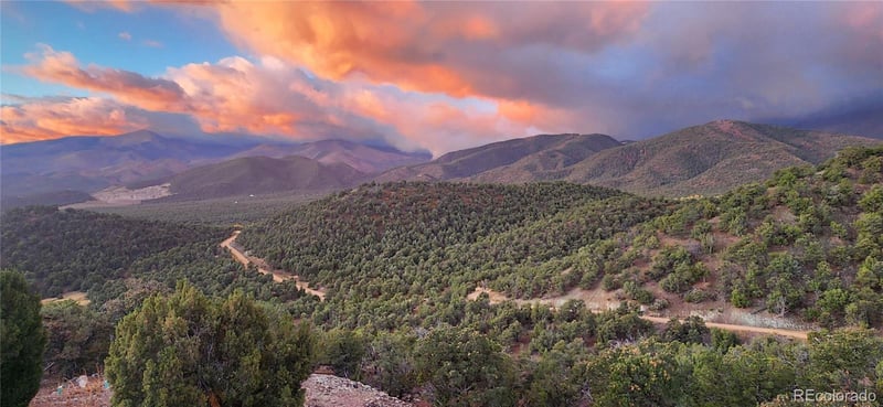402 Trail Ridge Rd, Coaldale, CO 81222