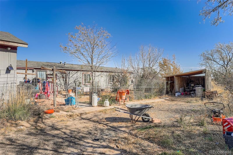 1050 S Dutch Valley Rd, Bennett, CO 80102