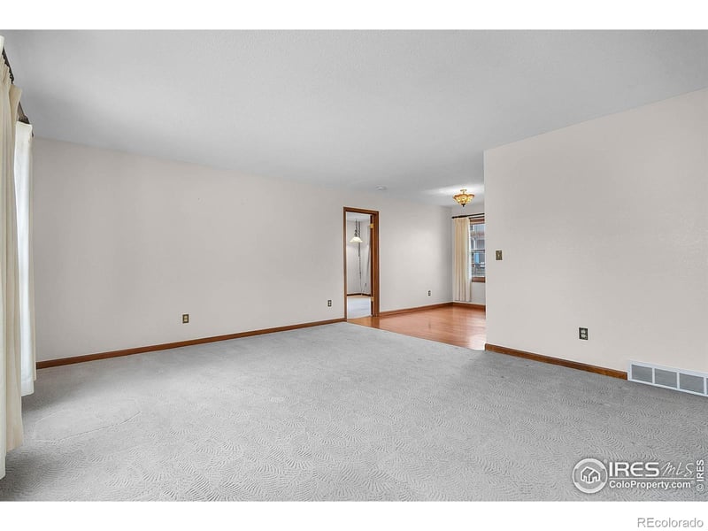 3327 34th Ave Ct, Greeley, CO 80634