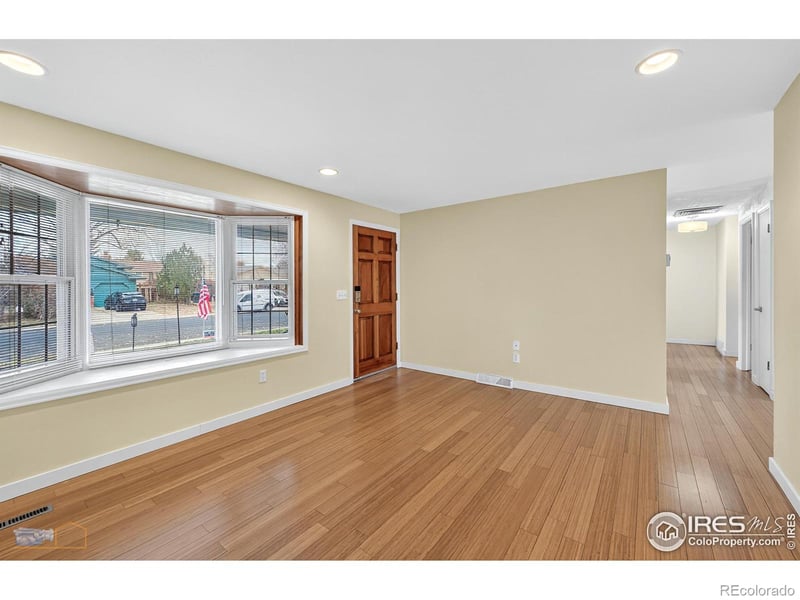 2521 Danbury Dr, Longmont, CO 80503
