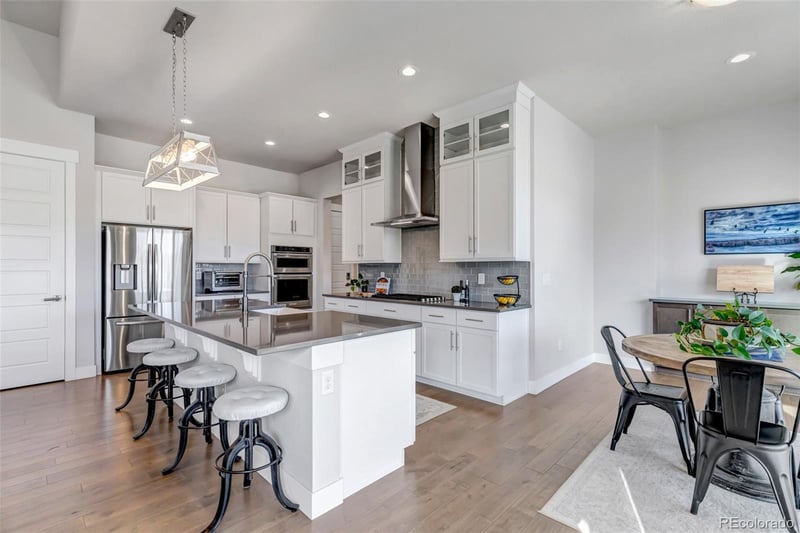 7036 S Espana Way, Centennial, CO 80016