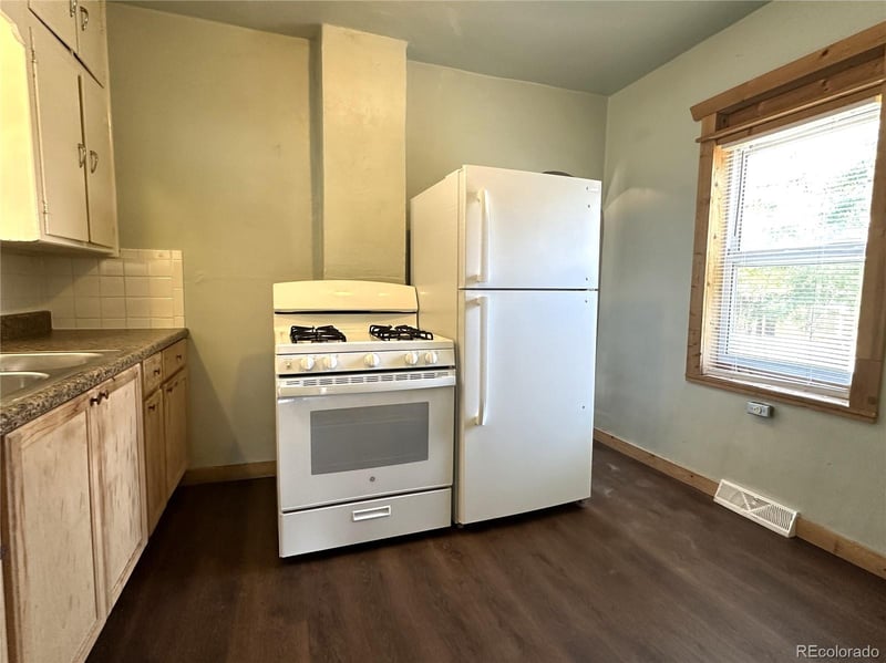 806 E Mesa Ave, Pueblo, CO 81006