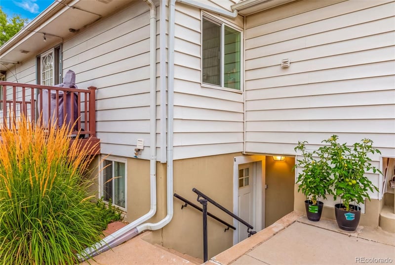 3279 Pearl St, Englewood, CO 80113