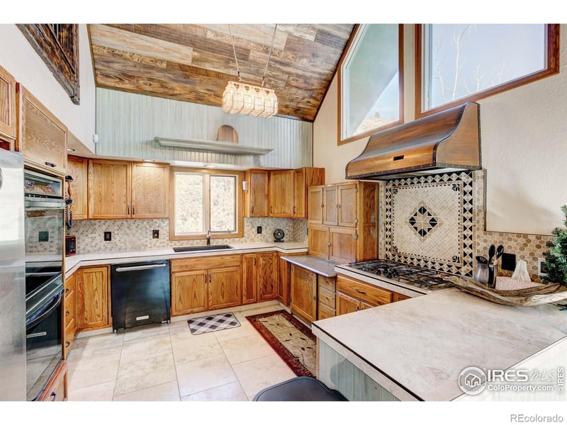 227 Streamside Dr, Glen Haven, CO 80532