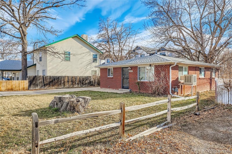 8620 52nd Ave, Arvada, CO 80002
