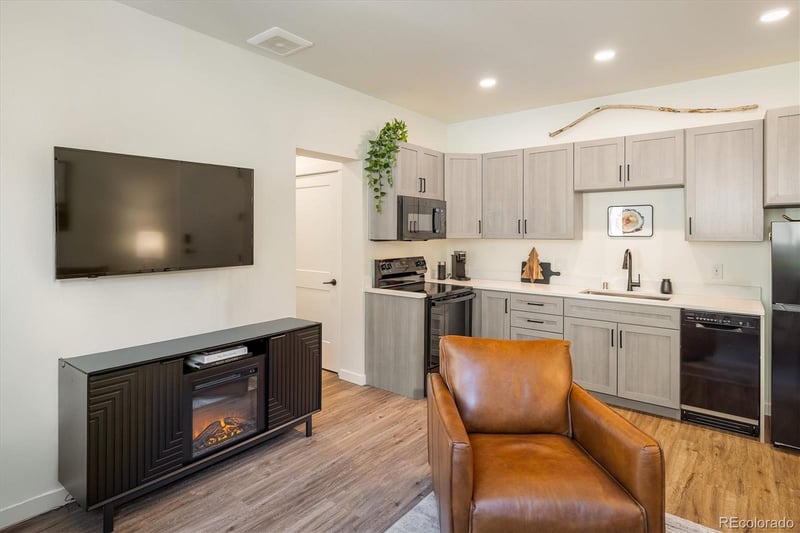 2121 Hummingbird Way #201, Georgetown, CO 80444