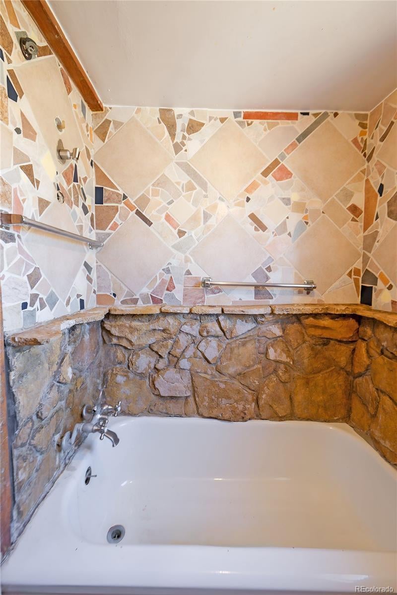 385 Pine St, Del Norte, CO 81132