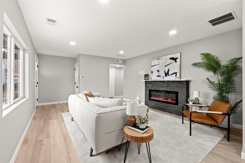 9410 Lilly Ct, Thornton, CO 80229