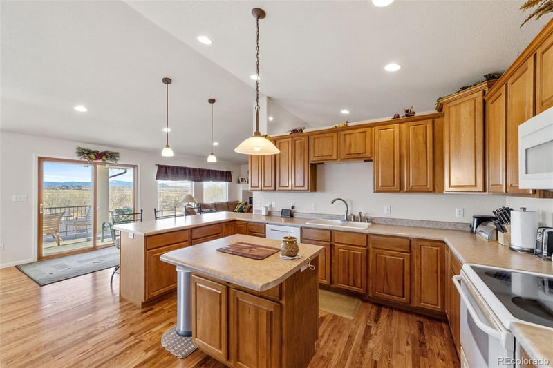 5405 Peregrine Dr, Pueblo, CO 81005