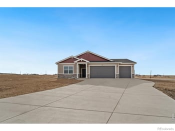 450 Buckboard Dr, Hudson, CO 80642