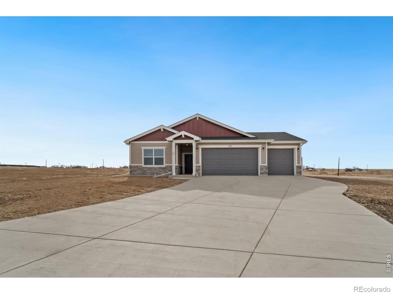 450 Buckboard Dr, Hudson, CO 80642