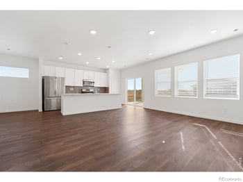 450 Buckboard Dr, Hudson, CO 80642