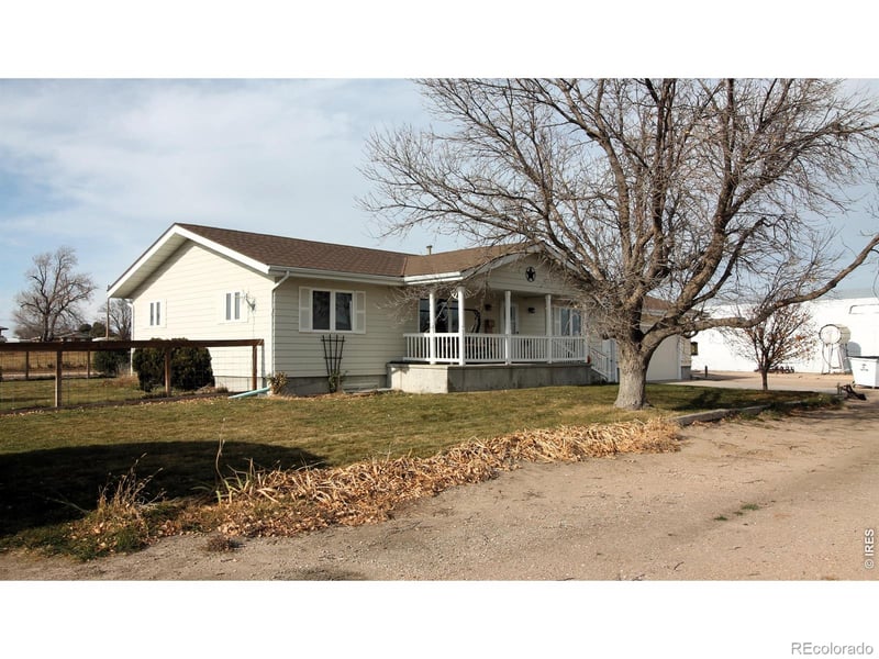 806 Burlington Ave, Haxtun, CO 80731