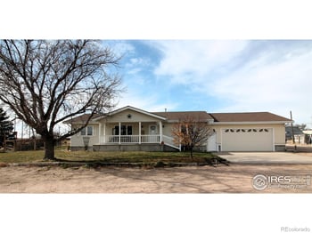 806 Burlington Ave, Haxtun, CO 80731