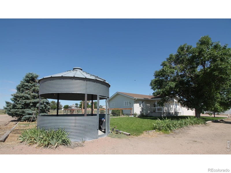 806 Burlington Ave, Haxtun, CO 80731
