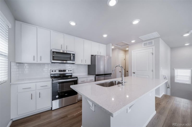 46518 Avery Ln, Bennett, CO 80102