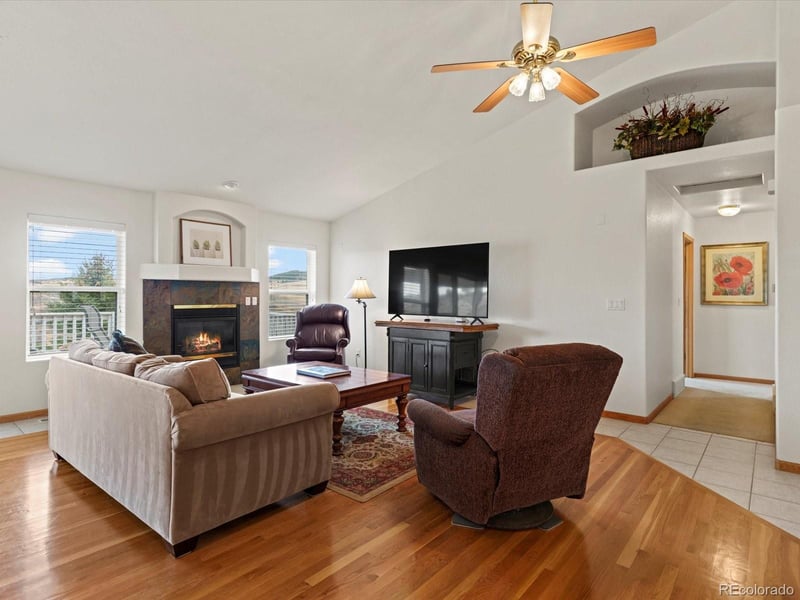 5272 Country Club Dr, Larkspur, CO 80118